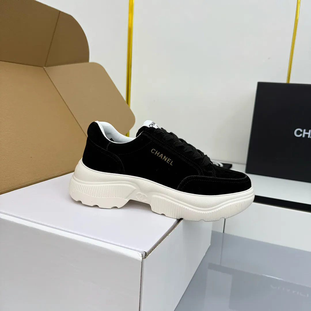 👟👟Ex-factory price 620👟👟 Chanel bread shoes ~ original calfskin panda shoes Chanel 25C latest hot style panda black and white sports shoes casual sneakers Xiaoxiang hot item classic black and white panda color coco girls must pay Fabric: original custom mixed sheepskin lining: original imported breathable mesh lining outsole: Original molded rubber + TPU combination Size: Women's 35-41